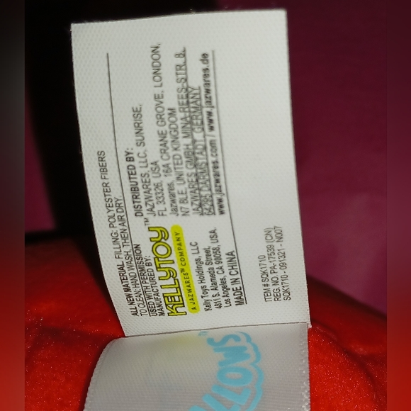 Karina Cat Twizzlers 6" Squishmallow Hershey - Picture 14 of 15